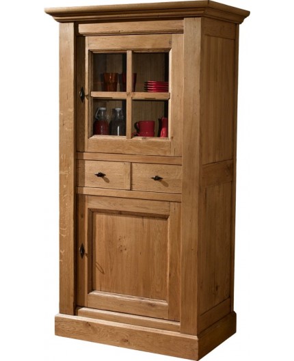 Homme debout vitrine